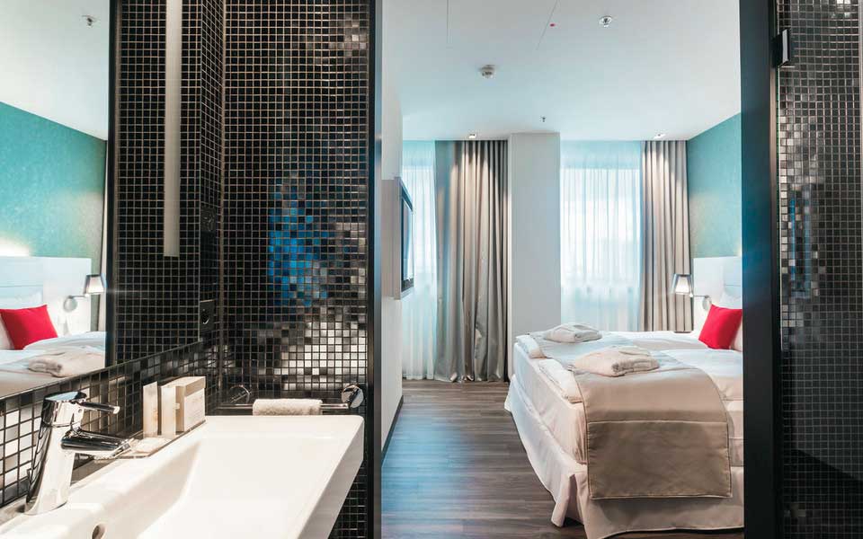 Jr. Suite with King-Size Bed + sofa bed
